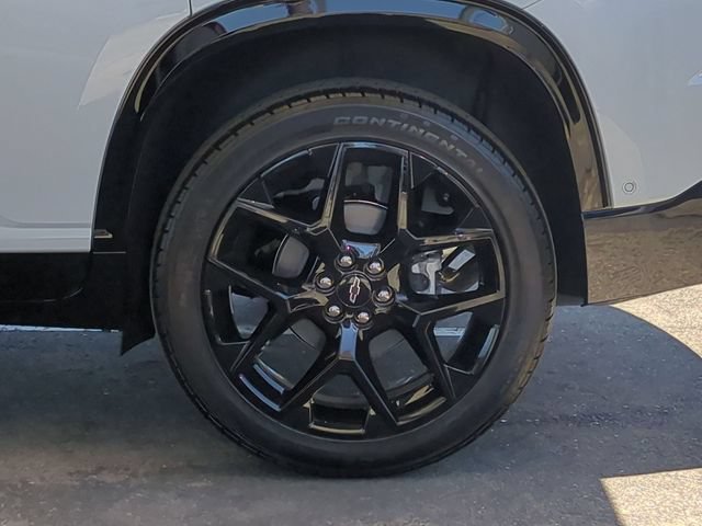 Used 2026 Polar White Tricoat Chevrolet RS image 35