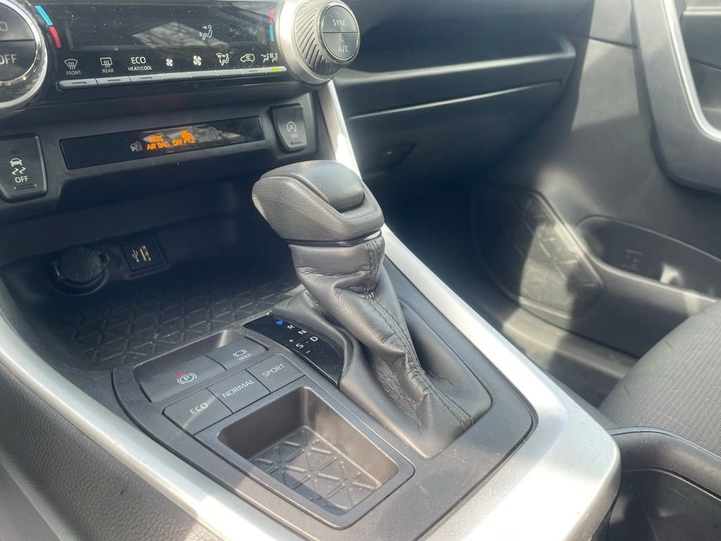 2024 Toyota RAV4 XLE - Photo 21