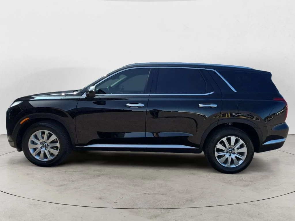 Used 2024 Black Hyundai SEL image 8