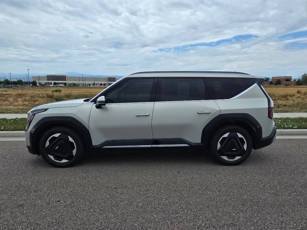Used 2024 Ivory Silver Matte Kia Land image 2