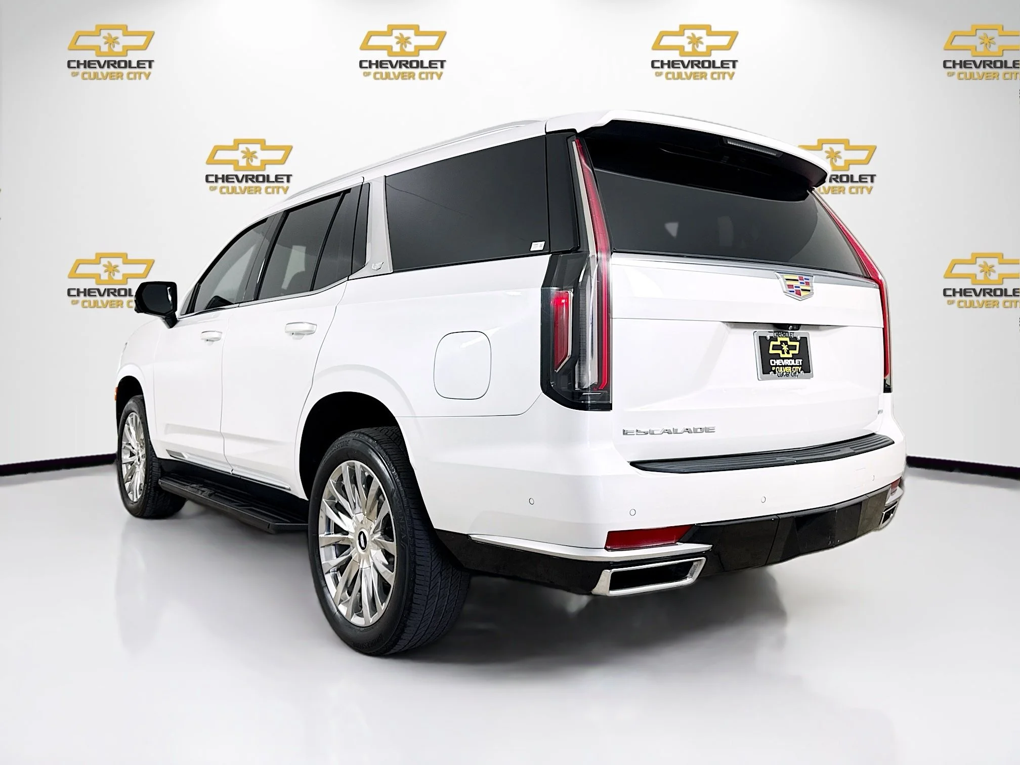 Used 2021 CRYSTAL WHITE TRICOAT Cadillac Premium Luxury image 6
