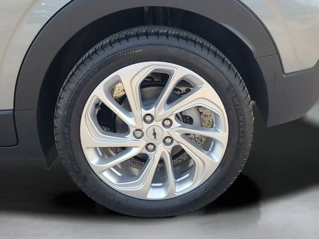 New 2027 Sterling Grey Metallic Chevrolet LT image 29