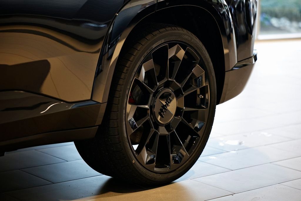 New 2026 Black Sapphire Metallic BMW Label image 11
