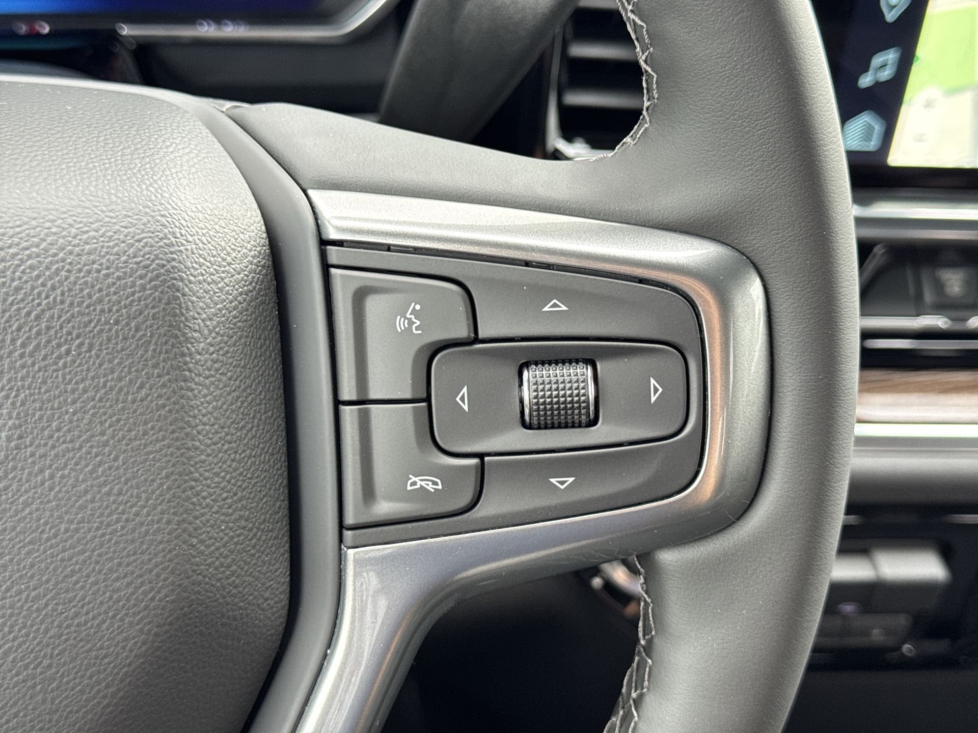 New 2026 Sterling Gray Metallic Chevrolet LT image 21