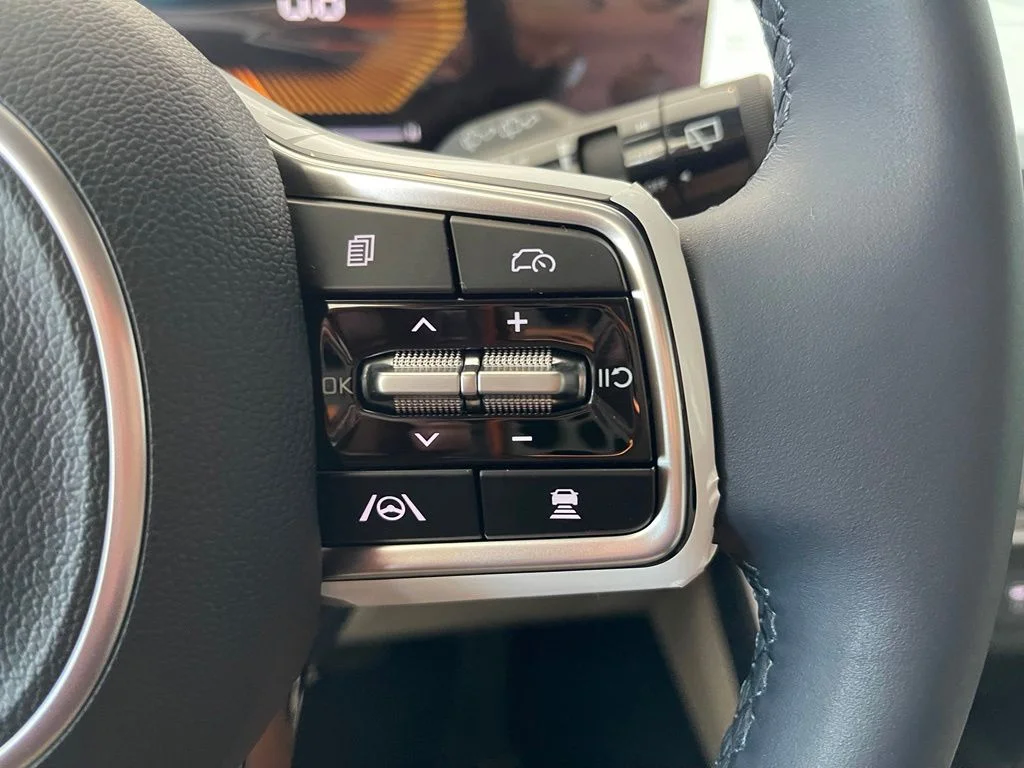 New 2026 White Kia EX image 24