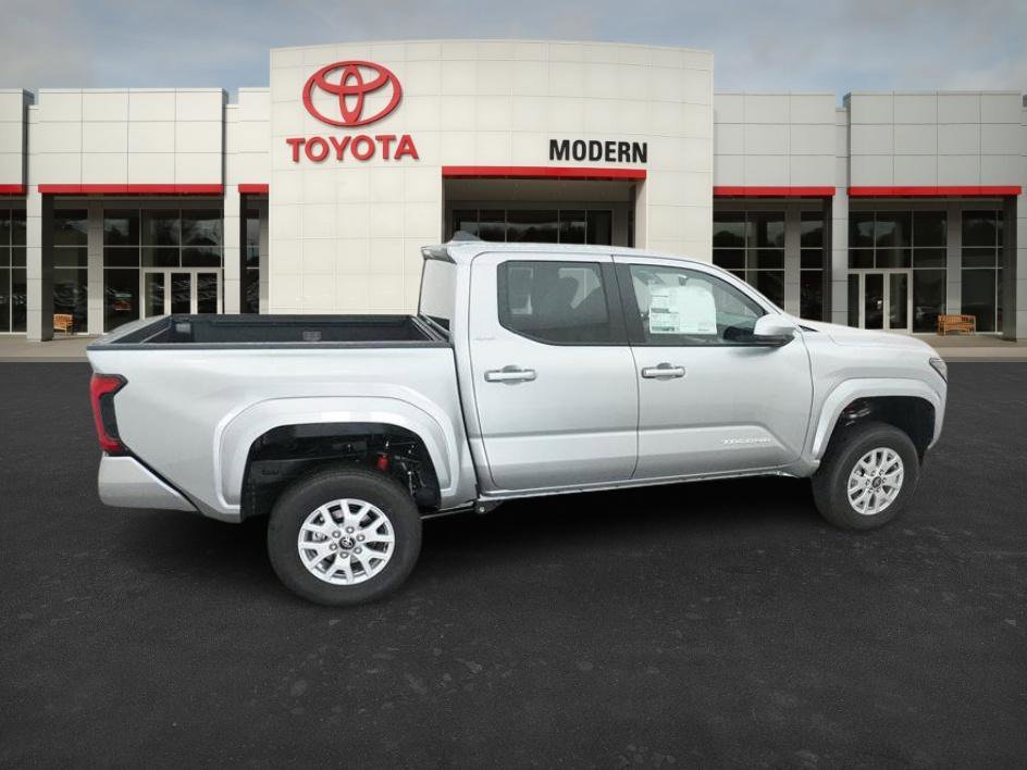 2025 Toyota Tacoma SR5 - Photo 24