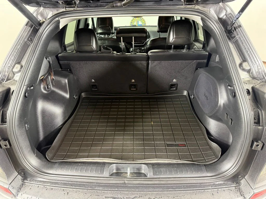 Used 2019 Granite Crystal Clearcoat Metallic Jeep Limited image 22