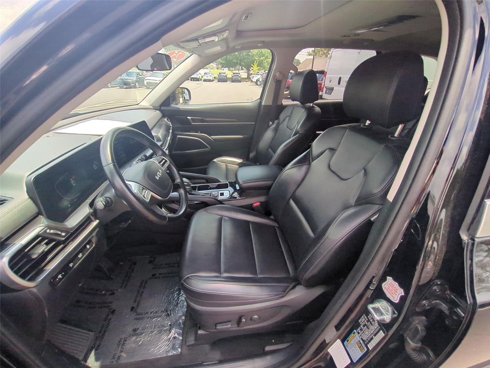 Used 2025 Ebony Black Kia S image 32