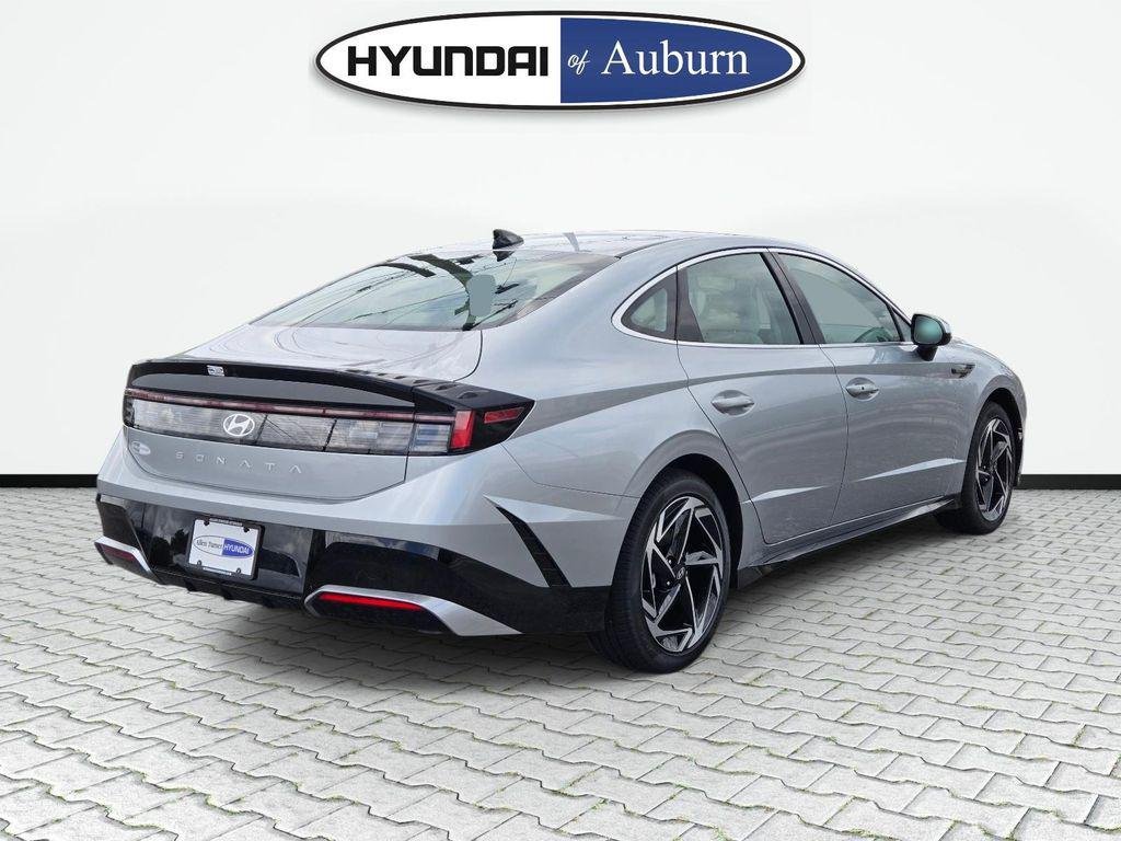 New 2026 Silver Hyundai SEL Sport image 5