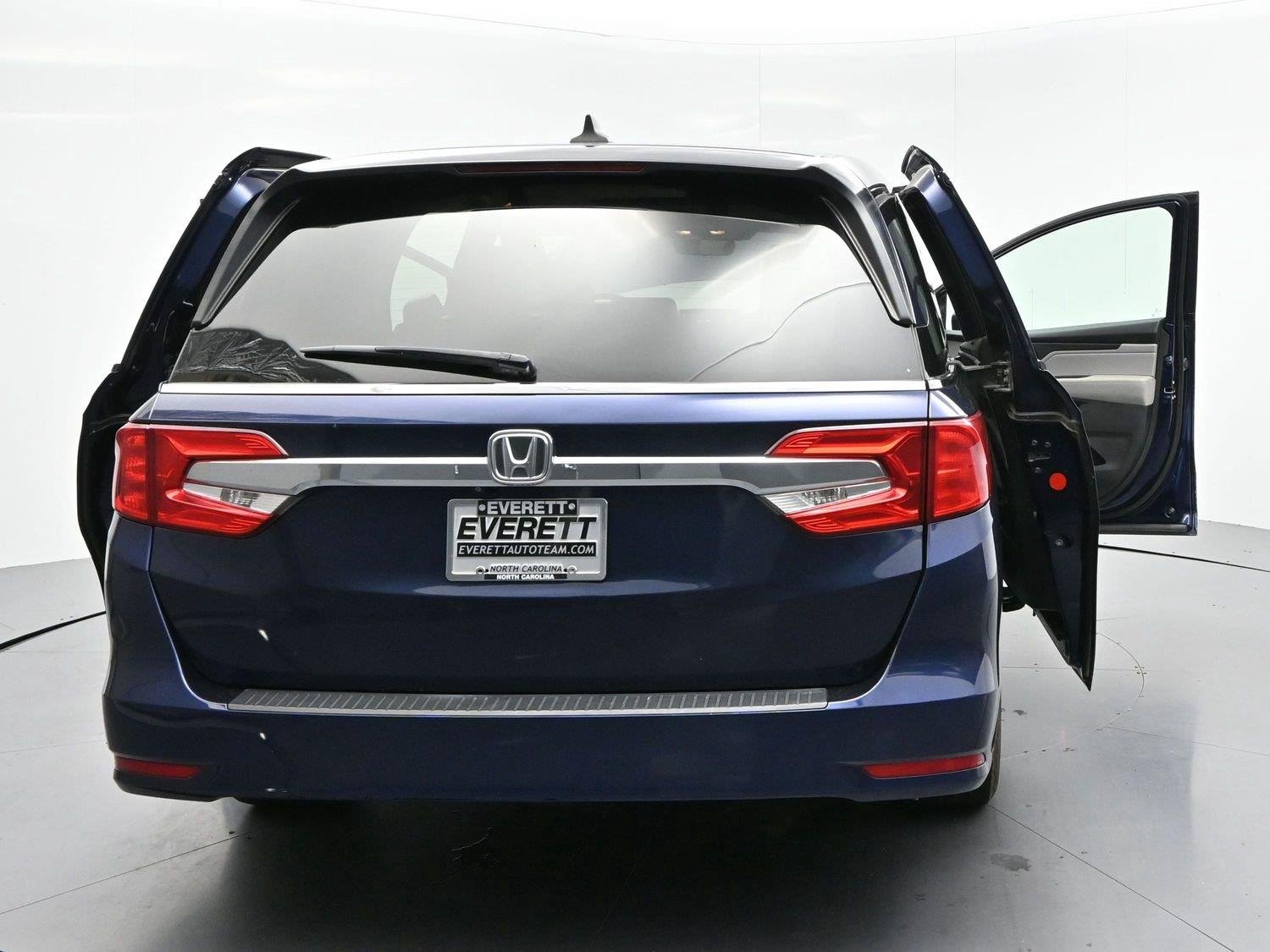 Used 2018 Obsidian Blue Pearl Honda EX-L image 39