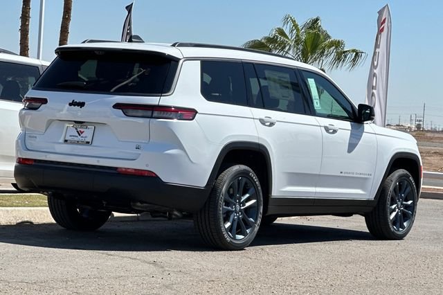 New 2026 Bright White Clear-Coat Exterior Paint Jeep  image 3