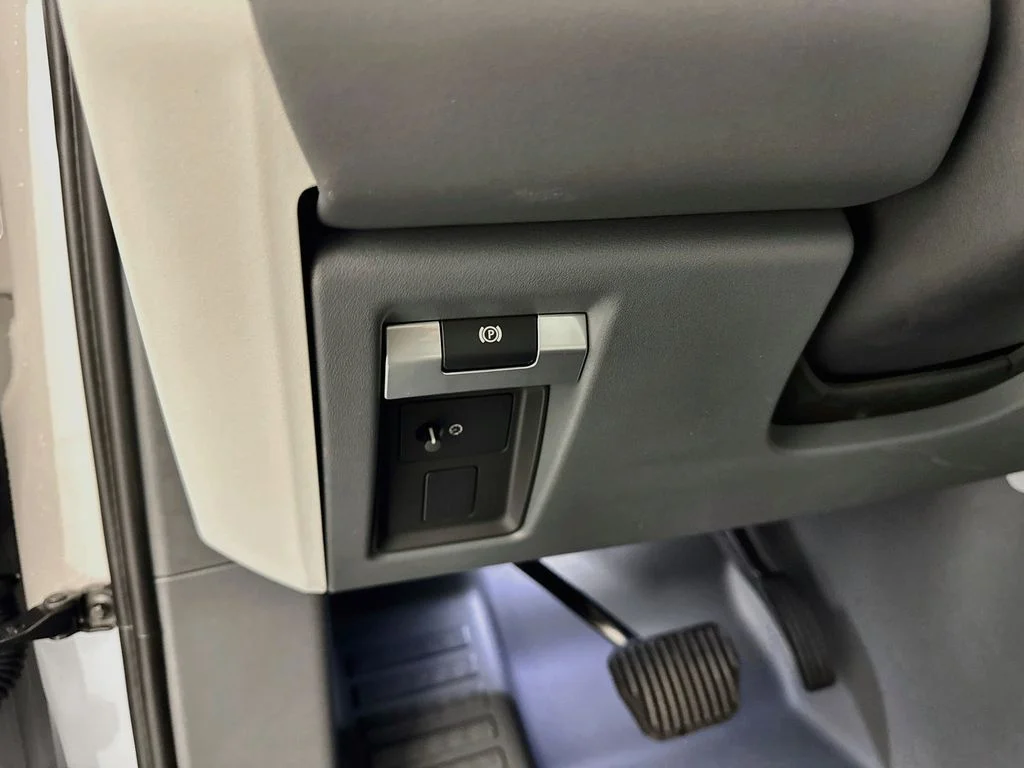 New 2026 Borasco Grey Land Rover X-Dynamic SE image 10