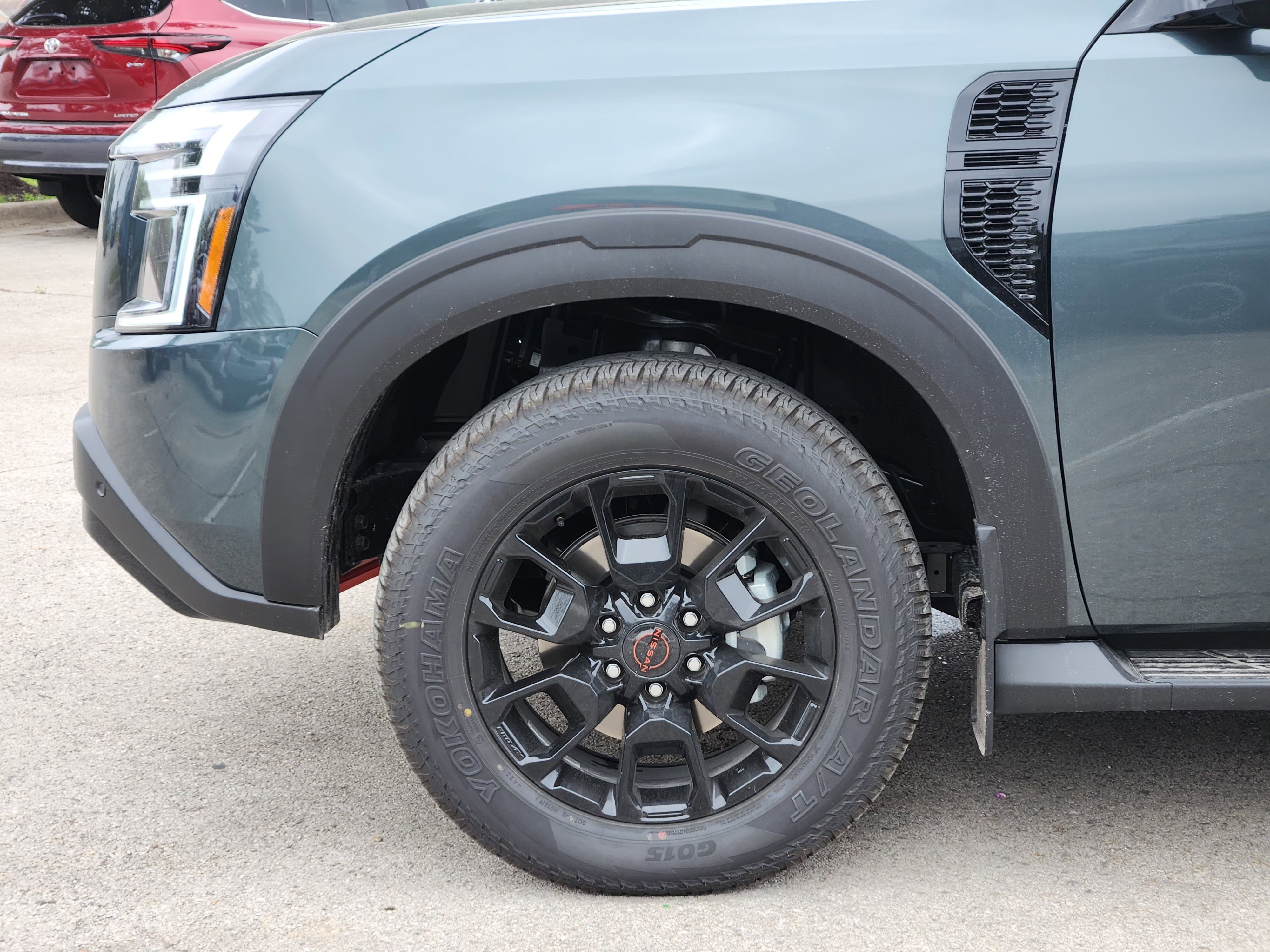 New 2026 Alpine Metallic / Super Black Two-tone Nissan PRO-4X® image 9