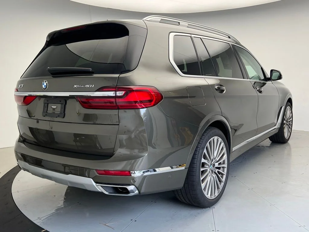 Used 2022 Green BMW xDrive40i image 3