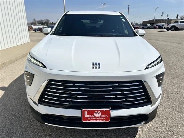 Used 2025 WHITE BUICK Preferred image 12