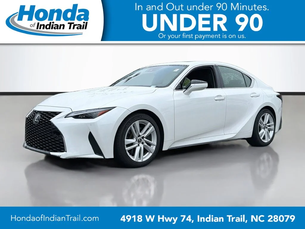 Used 2024 White Pearl Lexus 300 image 3