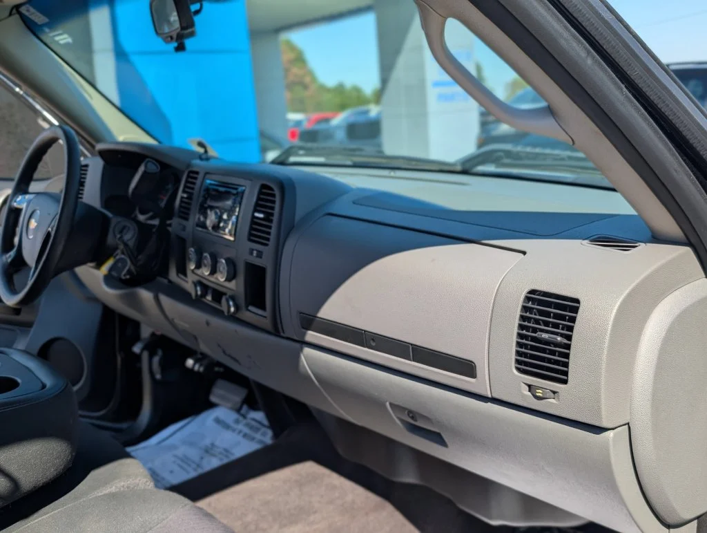 Used 2013 Black Chevrolet LS image 30