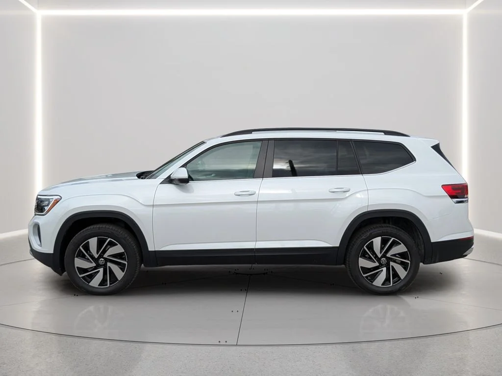 New 2026 White/off-white Volkswagen 2.0T SE w/Technology image 3