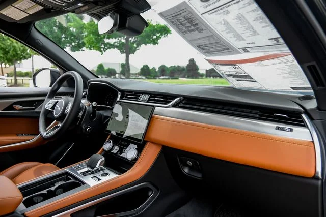 2026 Jaguar F-Pace R-Dynamic S - Photo 16
