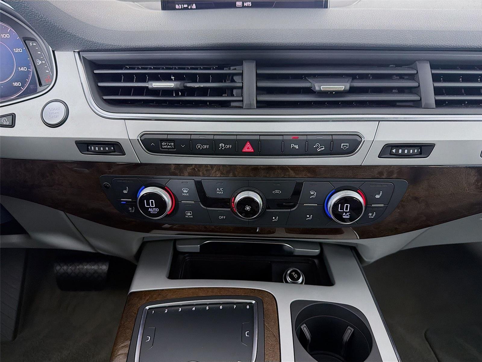 Used 2018  AUDI  image 18