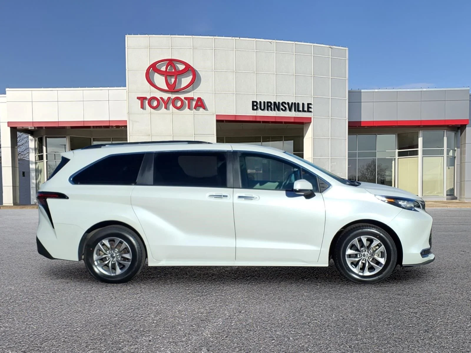 Certified 2023 Toyota Sienna XLE with VIN 5TDJSKFC5PS102414 for sale in Burnsville, Minnesota