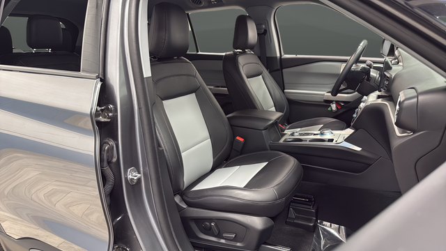 Used 2024 Carbonized Gray Metallic Ford XLT image 24