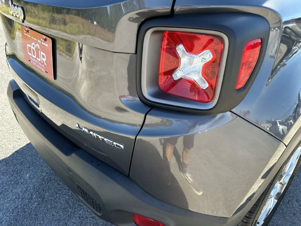 Used 2020 Gray Jeep Limited image 16