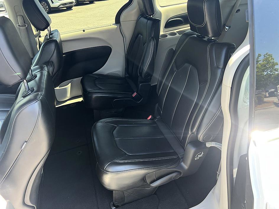 Used 2023 Bright White Clearcoat Chrysler Touring L image 14