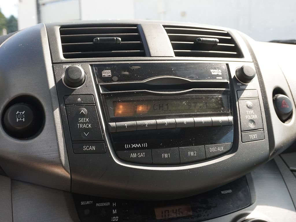 Used 2011 Silver Toyota Base image 39