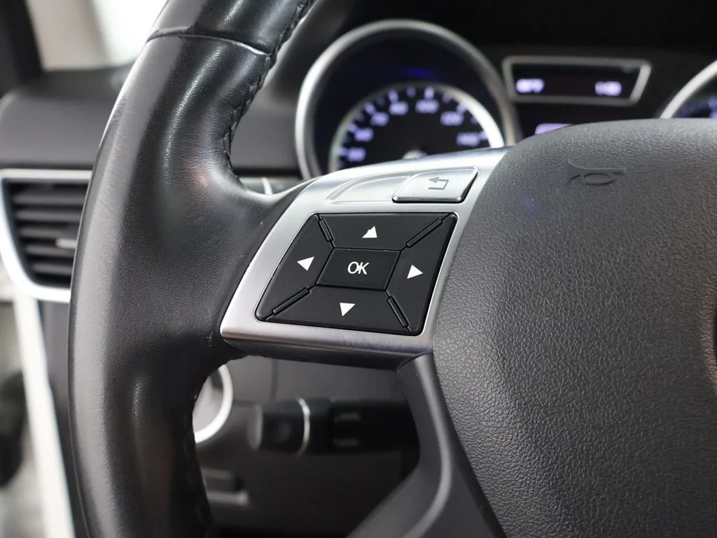 Used 2014 Polar White Mercedes-Benz ML 350 image 43