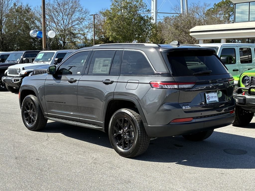 New 2026 Baltic Gray Metallic Clear-Coat Exterior Paint Jeep Altitude image 8