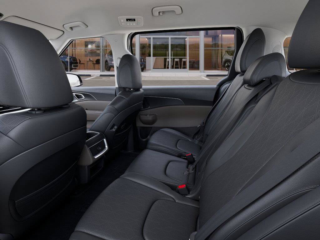 2025 Kia Carnival LXS - Photo 19