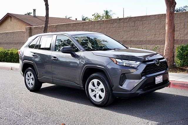 Used 2025 Gray Toyota LE image 5