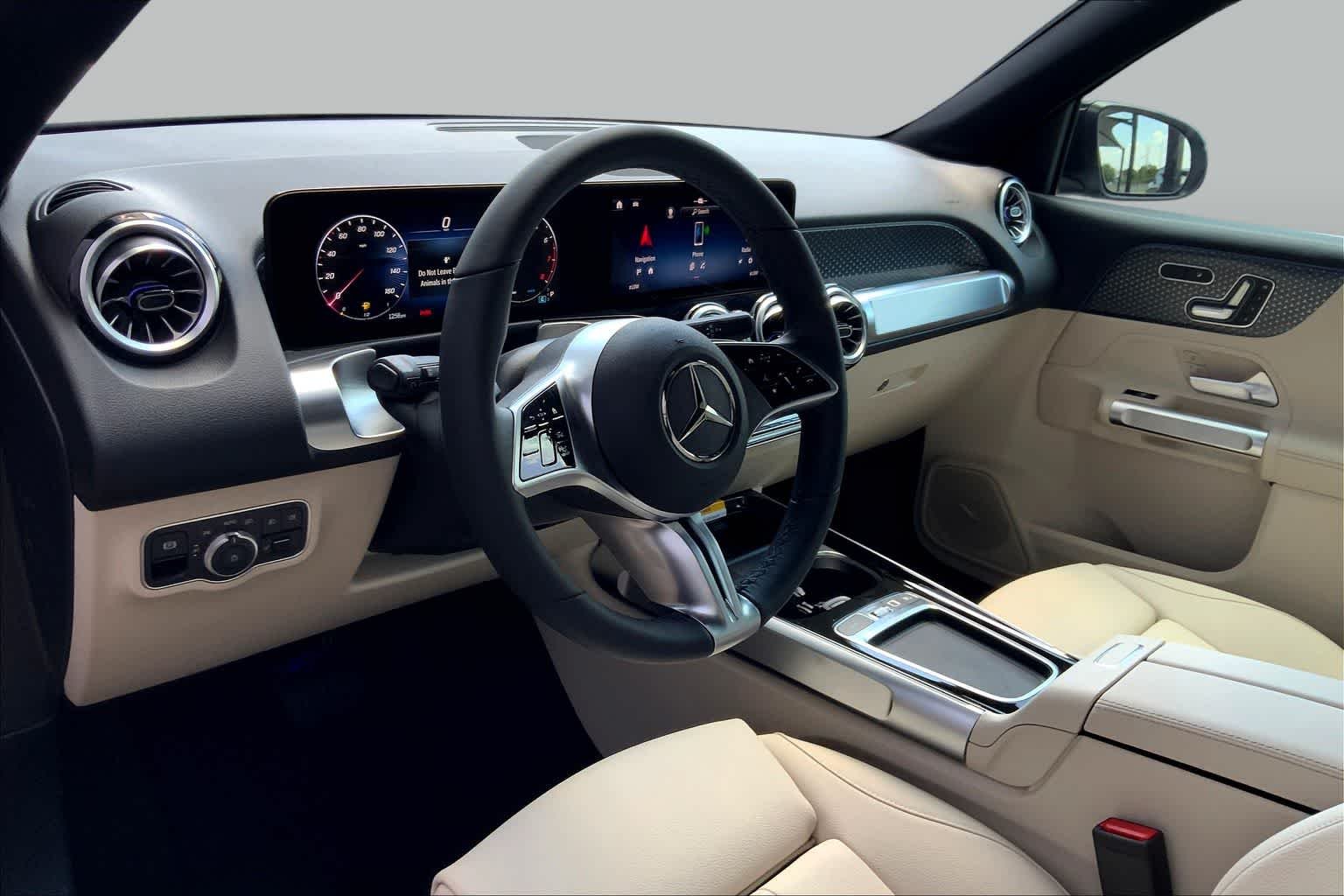 2025 Mercedes-Benz GLB Base - Photo 10
