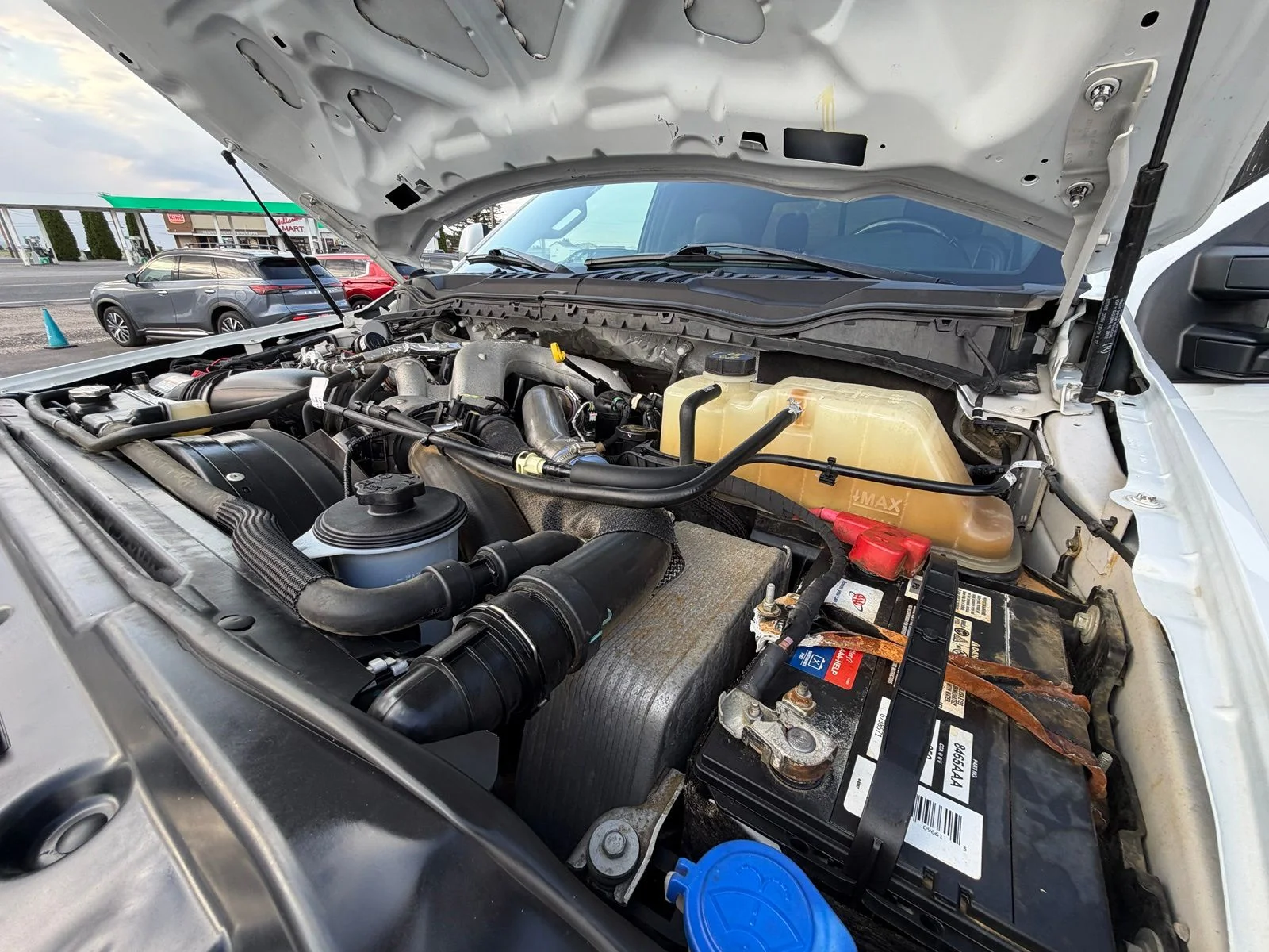 Used 2022 White Ford Lariat image 34