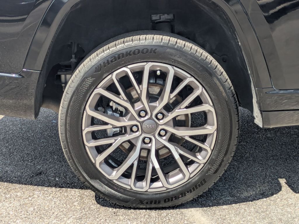Used 2022 Black Jeep Summit image 9
