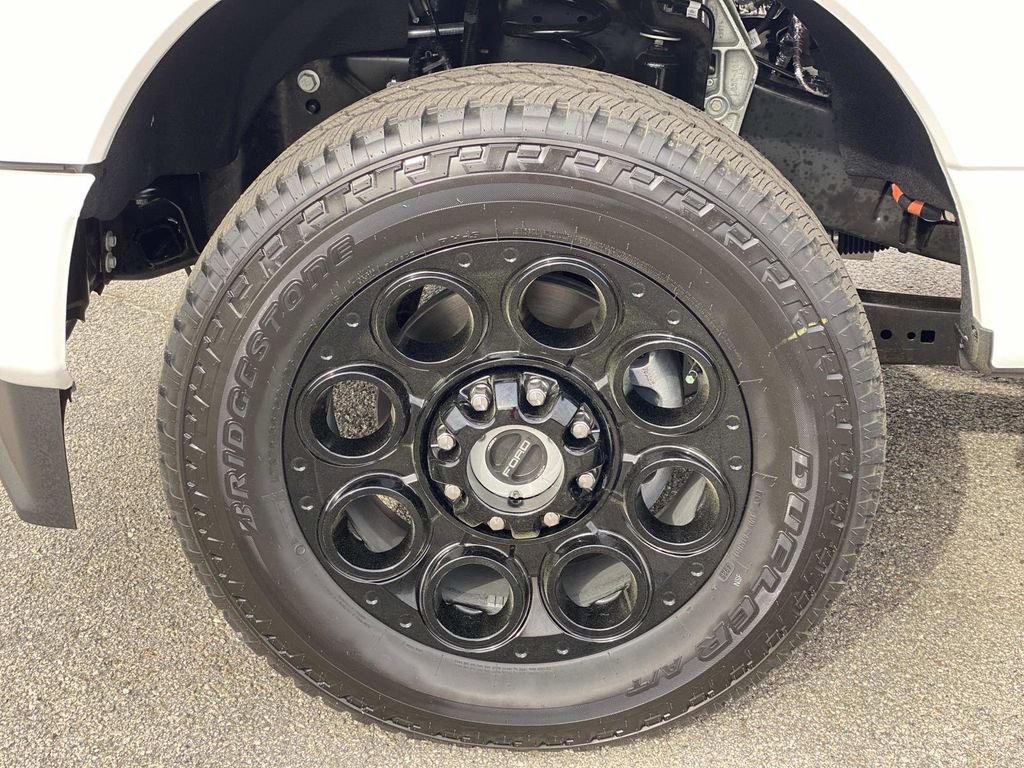 New 2026 Star White Metallic Tri-Coat Ford F-250® Lariat® image 7