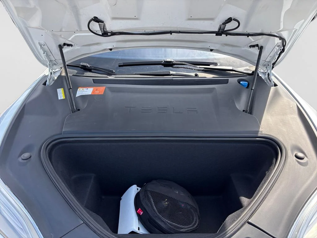 Used 2016 White Tesla 90D image 19