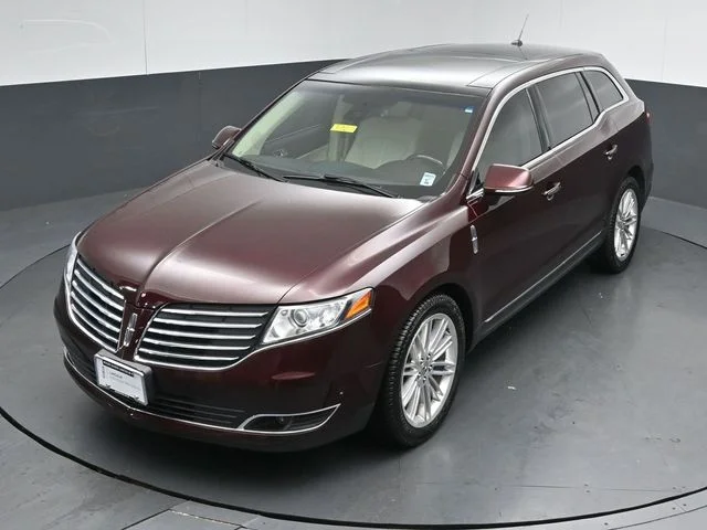 Used 2019 Burgundy Velvet Metallic Tinted Clearcoat Lincoln Reserve image 48