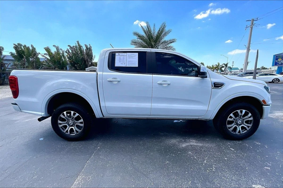 Used 2019  Ford LARIAT image 32