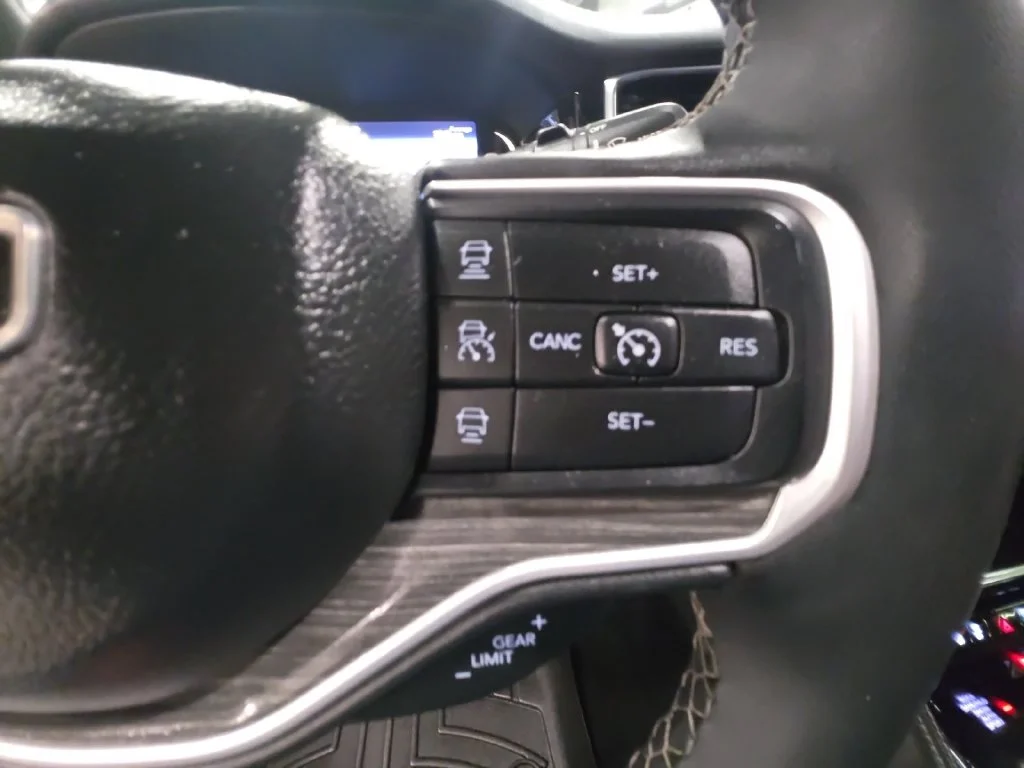 Used 2022 Black Jeep Series III image 25