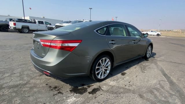 Used 2014 Cypress Pearl Toyota Limited image 8