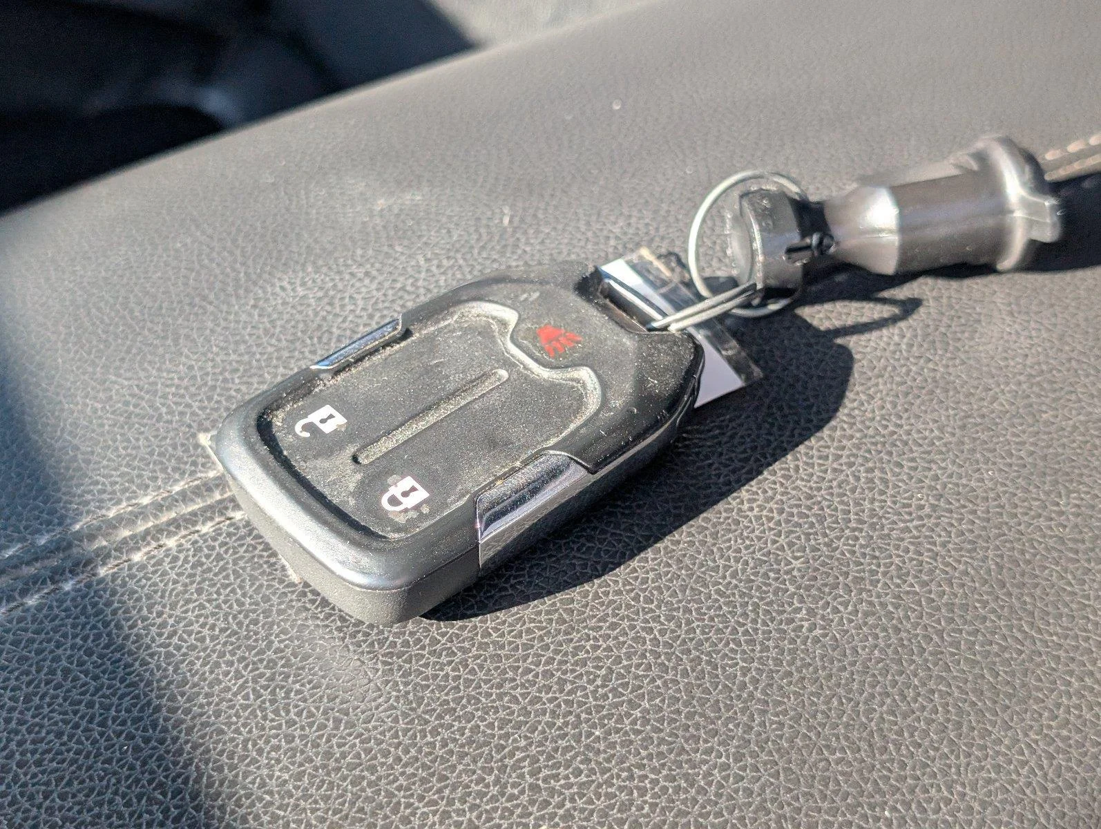 Used 2020 GRAPHITE GRAY METALLIC GMC SLE image 16