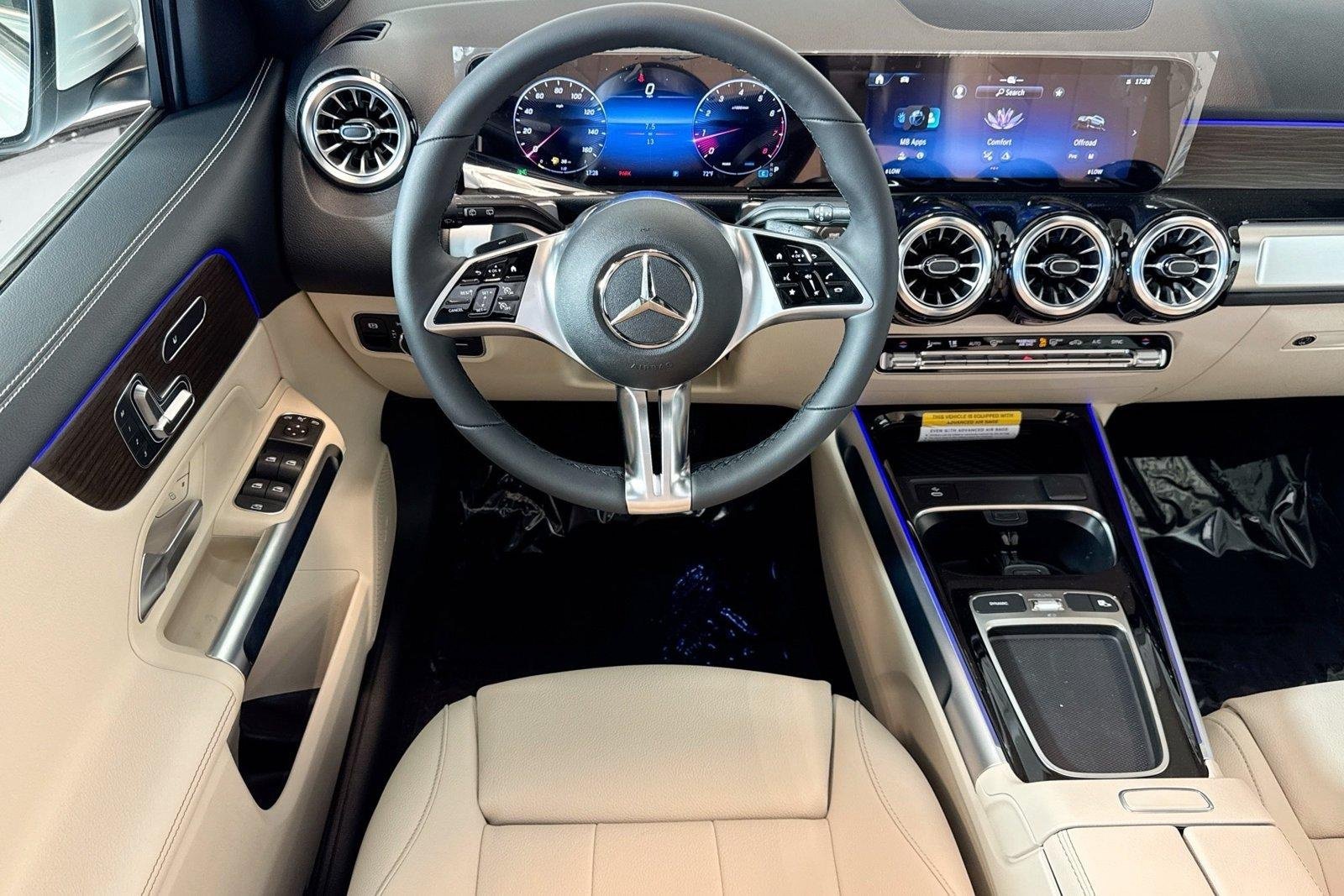 New 2026 Polar White Mercedes-Benz GLB 250 image 20