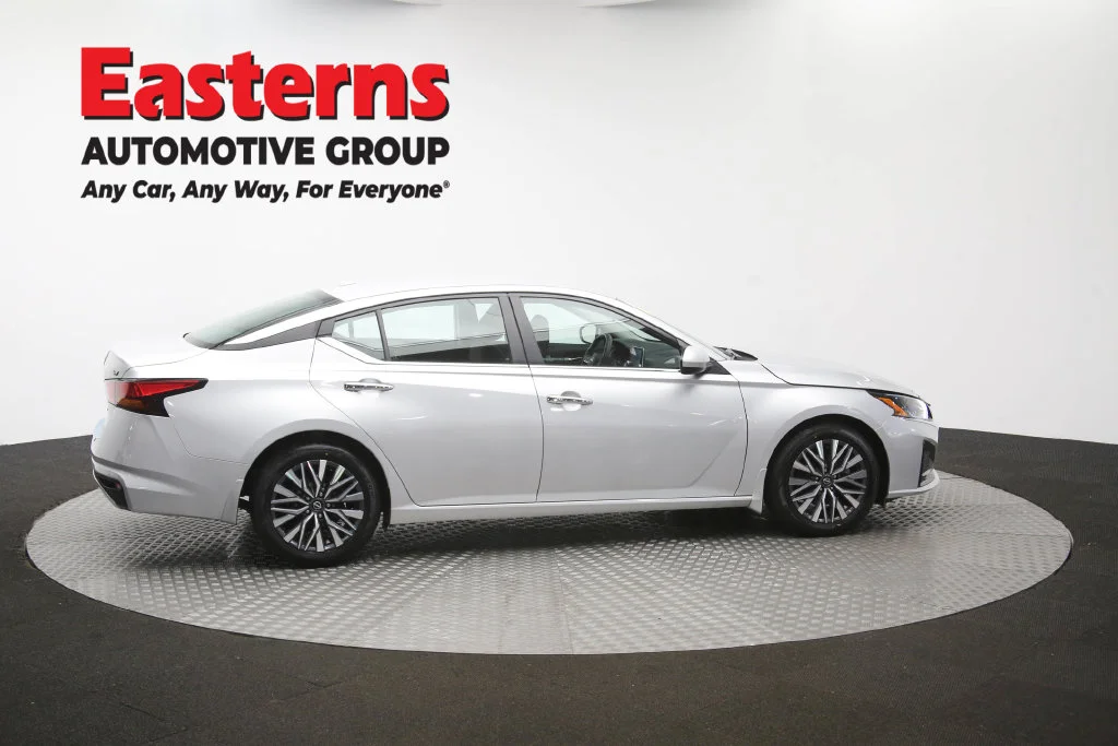 Used 2023 Silver Nissan 2.5 SV image 44