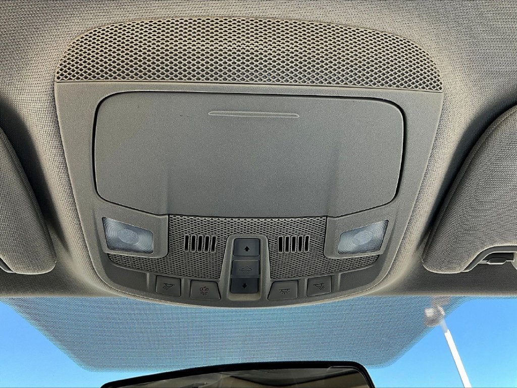 Used 2018 White Ford SE image 17
