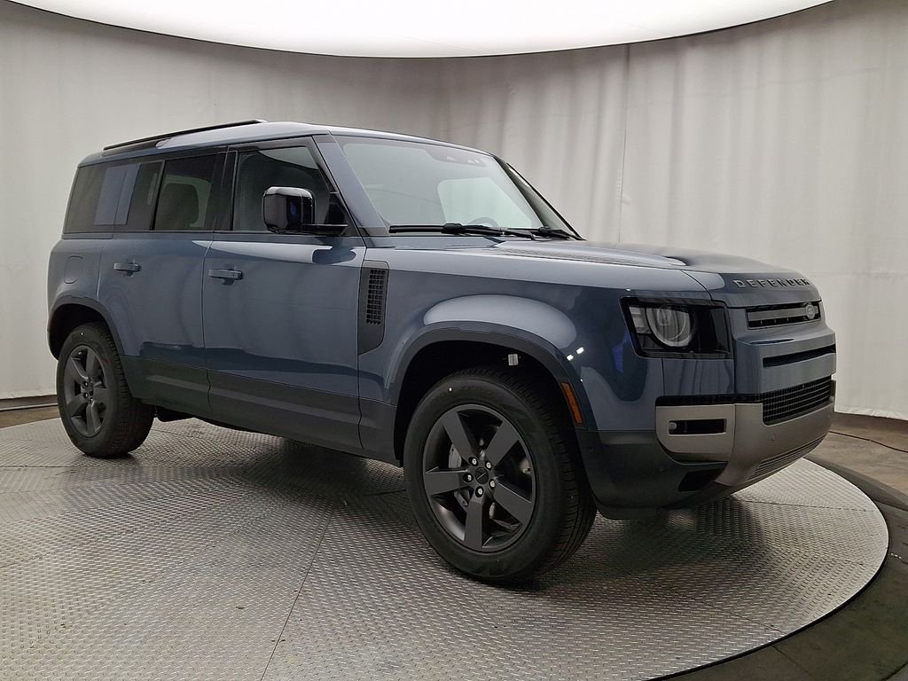 New 2026 Tasman Blue Metallic Land Rover S image 2