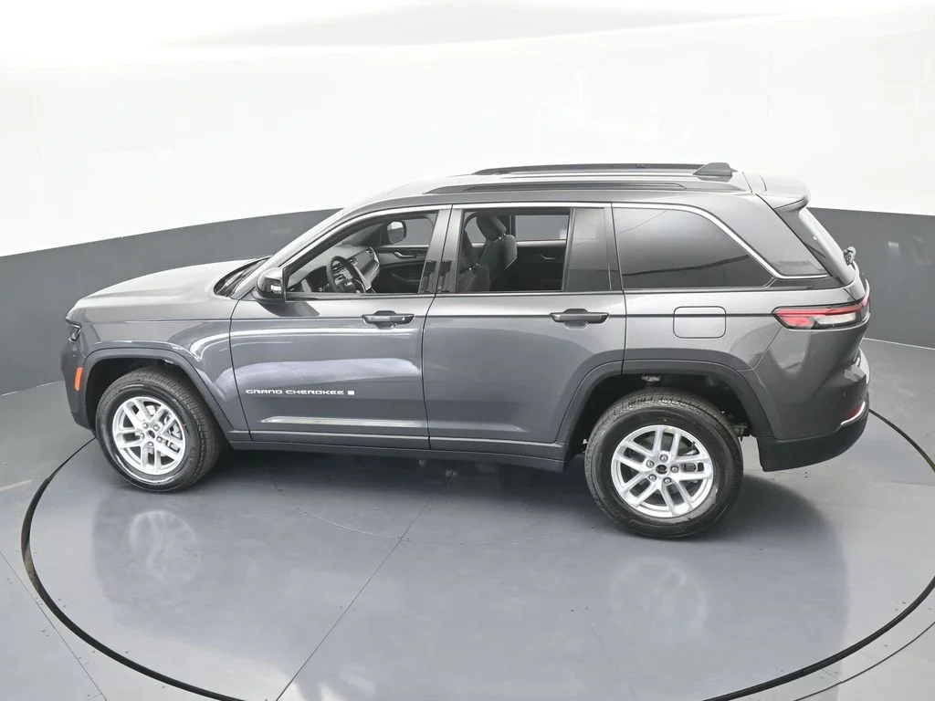 New 2026 Baltic Gray Metallic Clearcoat Jeep Laredo X image 46