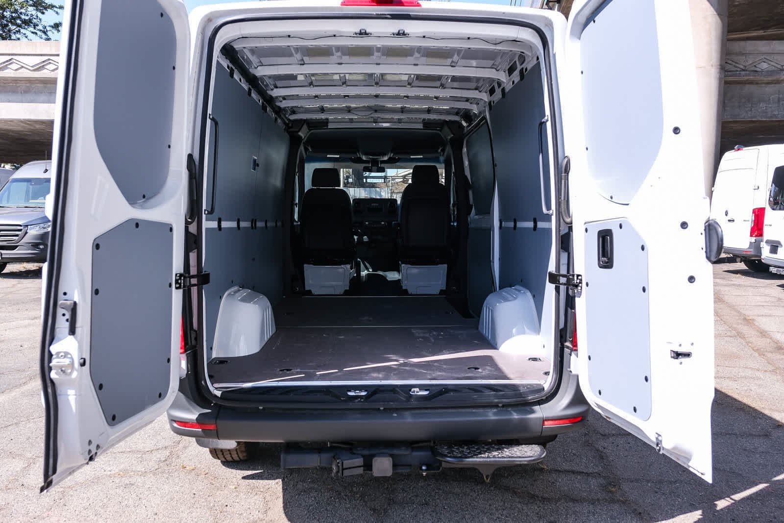 New 2026 Arctic+White Mercedes-Benz Cargo 144 WB  RWD 2.0L 4-Cylinder image 30