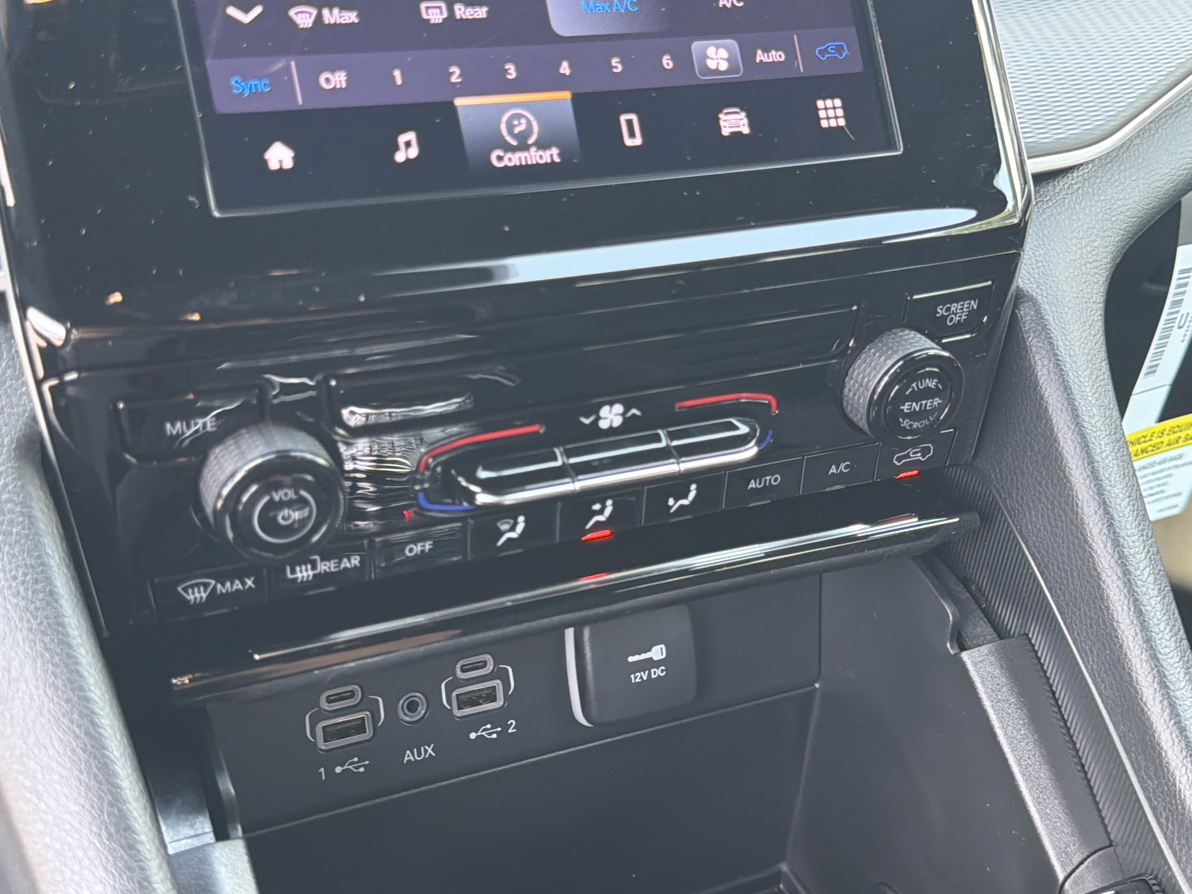 New 2026 Silver Zynith Jeep Laredo image 34